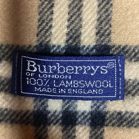 Burberry Archive Beige Nova Check Scarf in 100% Lambswool (55in X 11.5in) [C] - Picture 4 of 4